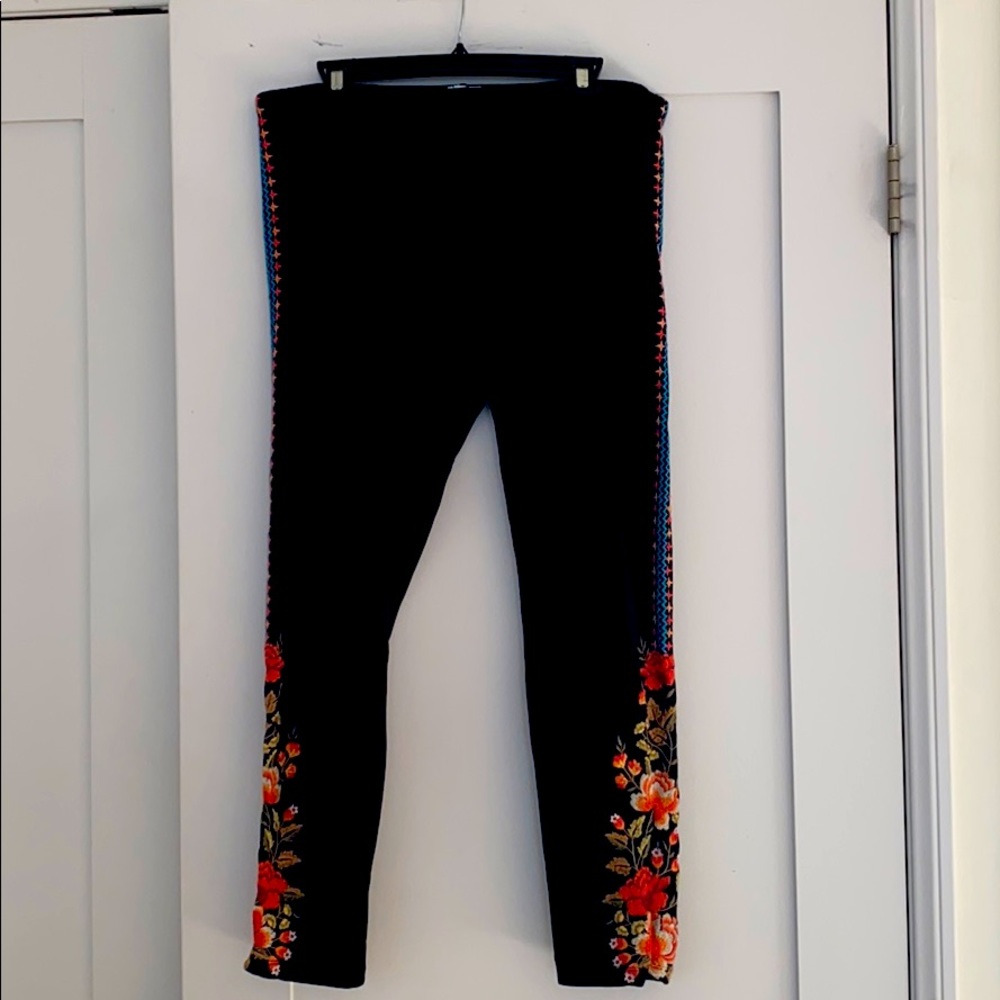 JW LOS ANGELES black embroidered leggings - XL